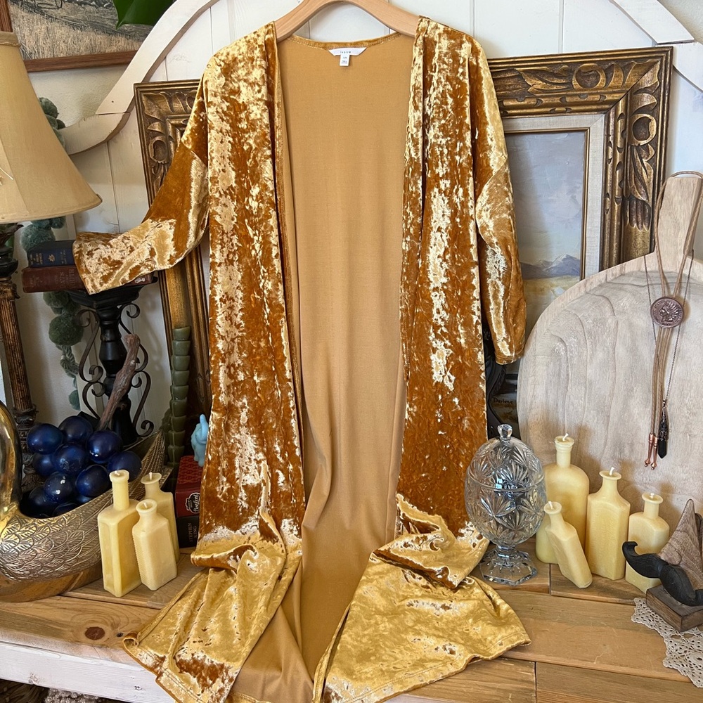 Coachella Bound! Mustard Golden Rob Crushed Velvet Short sleeve Duster Robe - Picture 3 of 5
